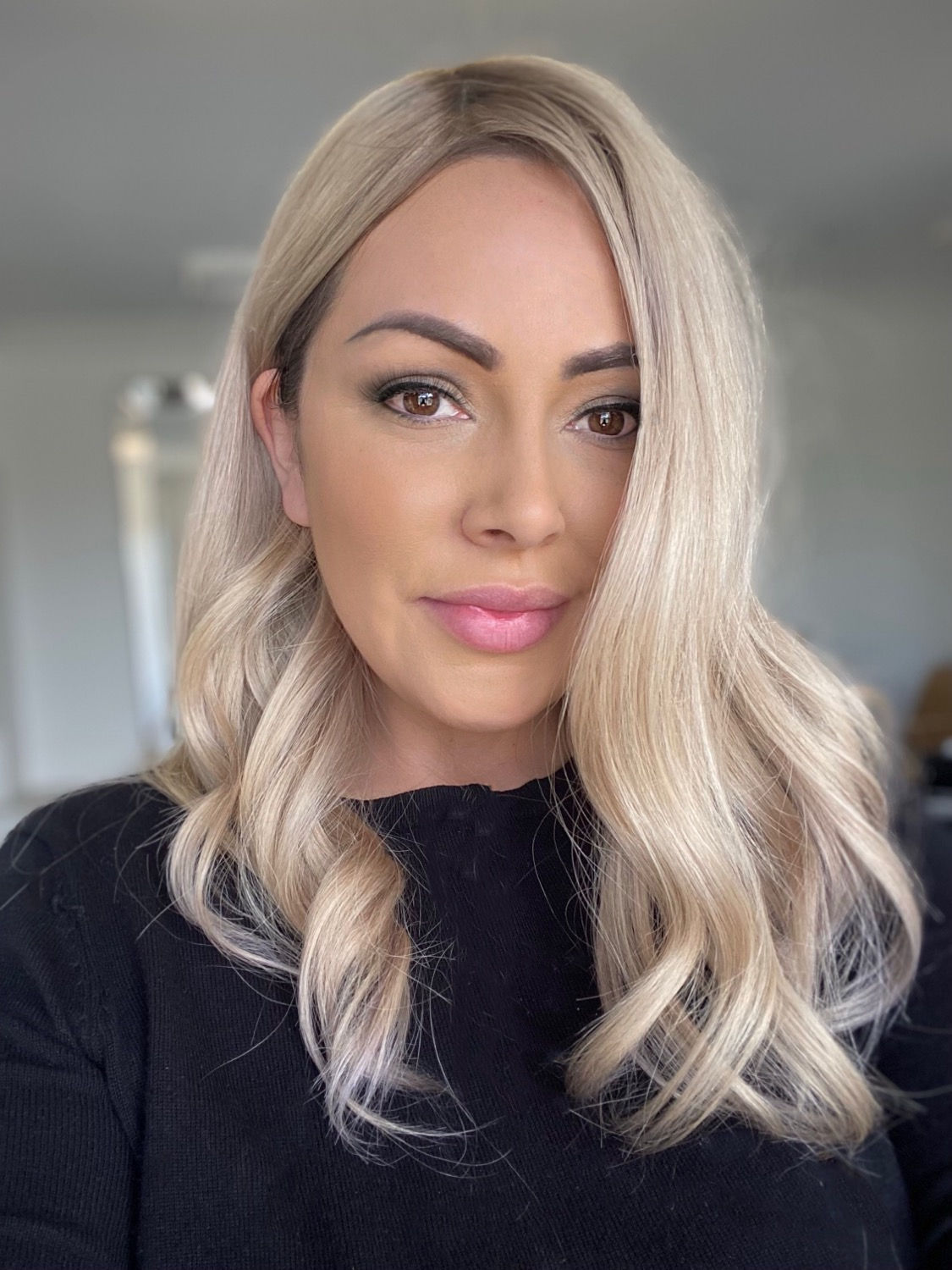 “Skylar” Ice Blonde Root Shadow PU Topper