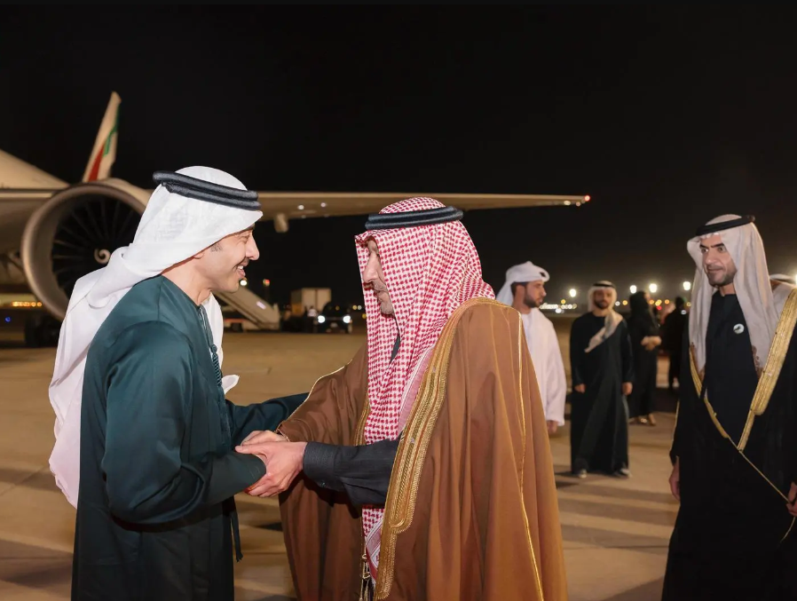 Sheikh Abdullah bin Zayed Al Nahyan, UAE Deputy Prime Minister and Minister of Foreign Affairs, arrived in Riyadh to participate in the expanded ministerial meeting on Syria, hosted by Saudi Arabia.
