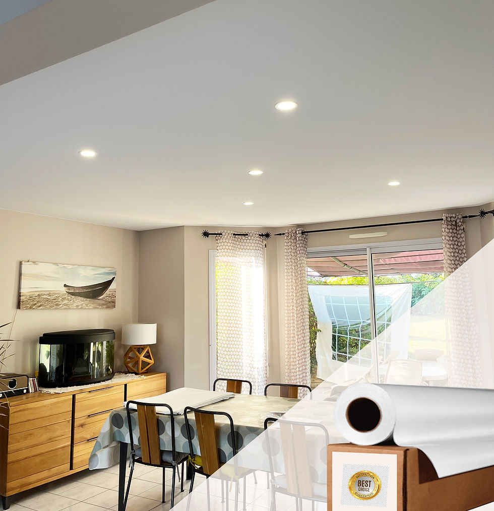 Vue rapprochée d’un plafond tendu avec spots LED encastrés