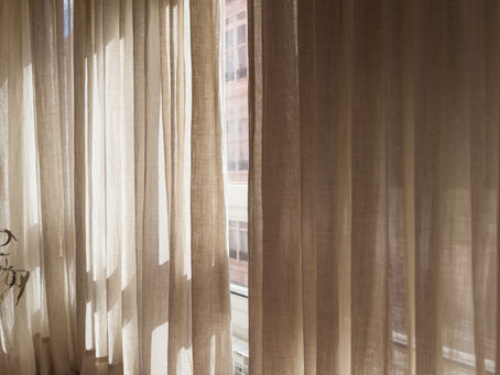 Wat is beter: gordijnen of jaloezieën?