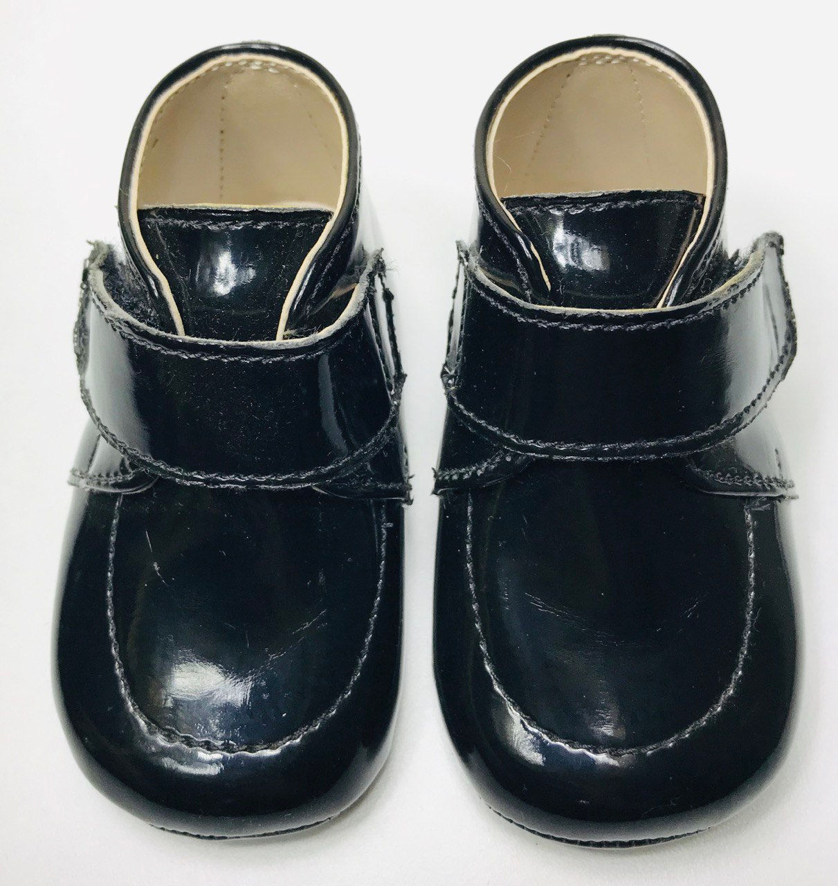 Zapatos patentes