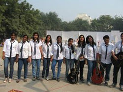 377939_2869116568111_334507481_n