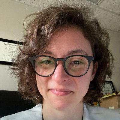 Headshot of Elaine Barr