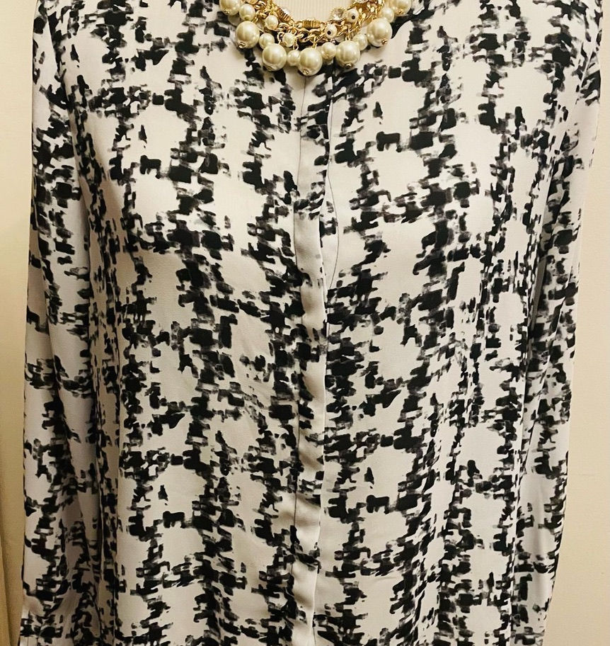 Thumbnail: Violet +Claire Women's Shirt - Size: L