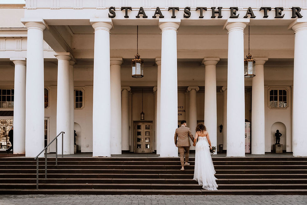 heiraten-im-staatstheater-mainz-gruenundzart-eventfloristik-nadine-genster.jpg