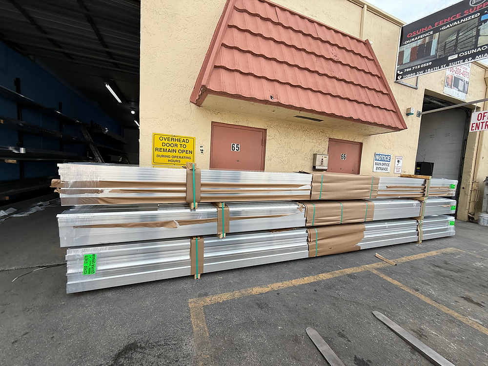 White ornamental fence design | Osuna Fence Supply in Miami