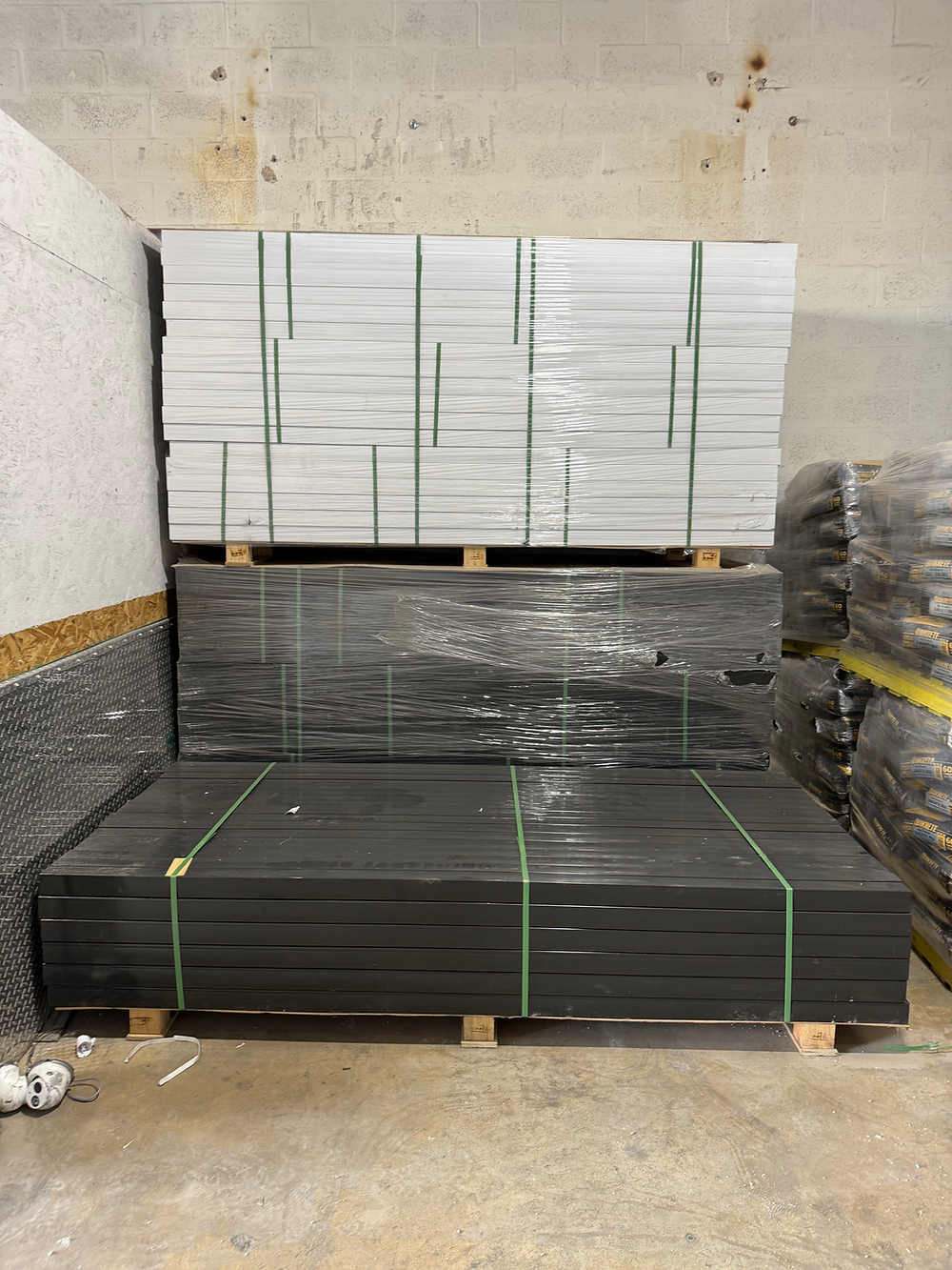 Black metal fence gate | Osuna Fence Supply in Miami
