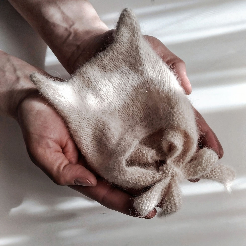 Thumbnail: white knitted bonnet