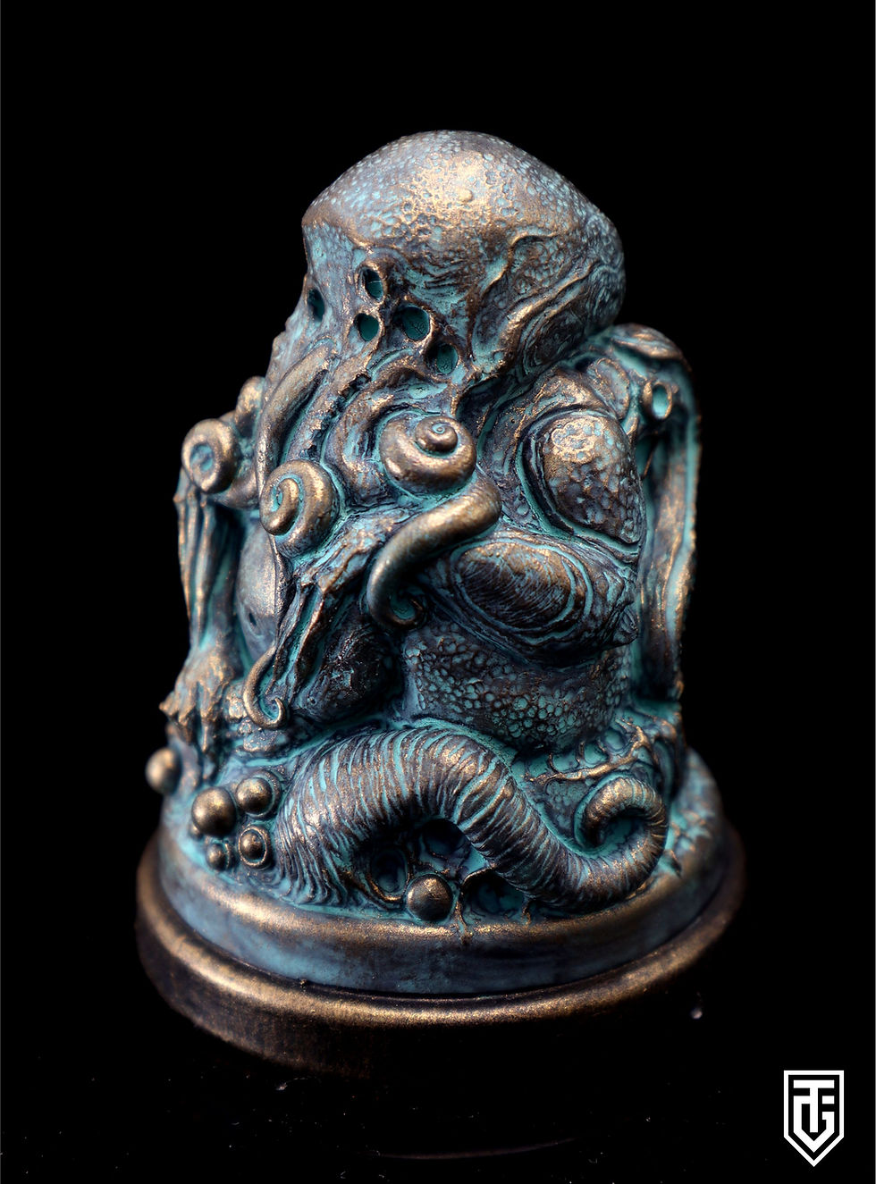 Thumbnail: Cthulhu: Emperor Of The Black Depths . H.P.Lovecraft  figure