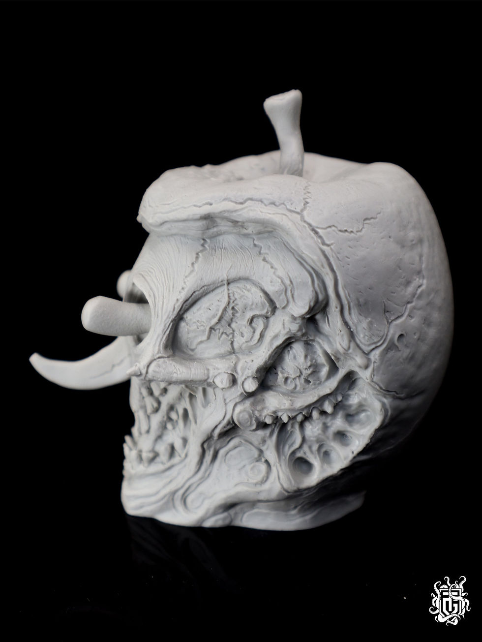 Thumbnail: Pinocchio Apple – The Nose Knows  grey ver .