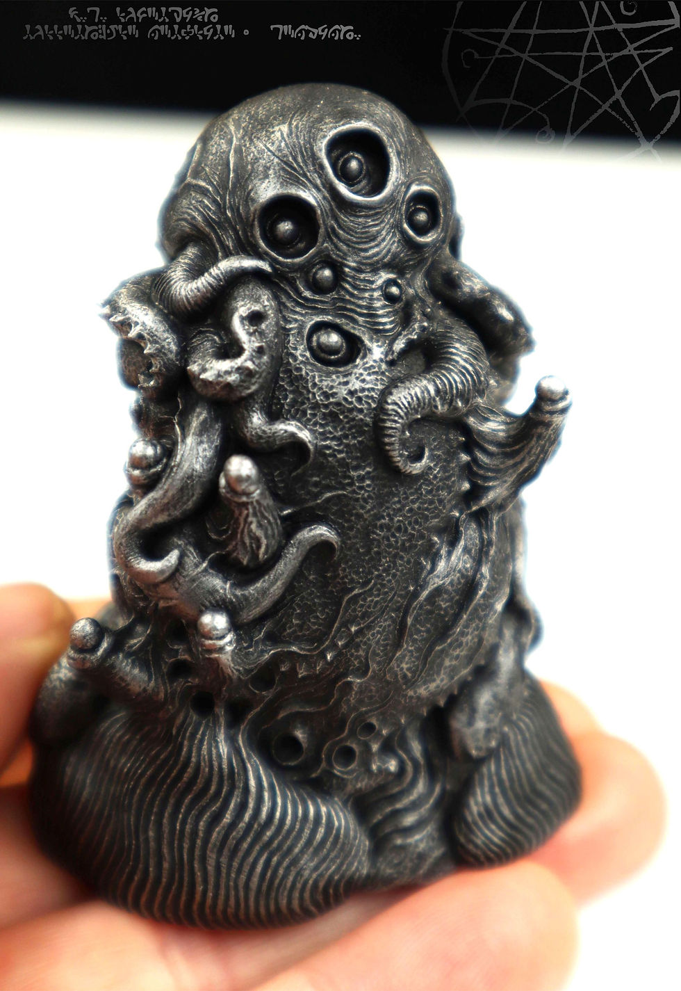 Thumbnail: Yog-Sothoth keyidol