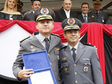 Autoridades e munícipes prestigiam passagem de comando em Araçatuba