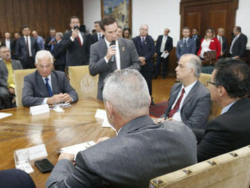 Deputado apresenta prioridades da PM ao governador