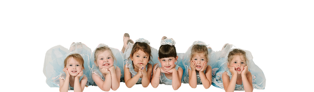 Little dancers on floor