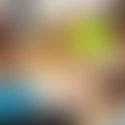 Bernadette und Romana bei der Menüplanung