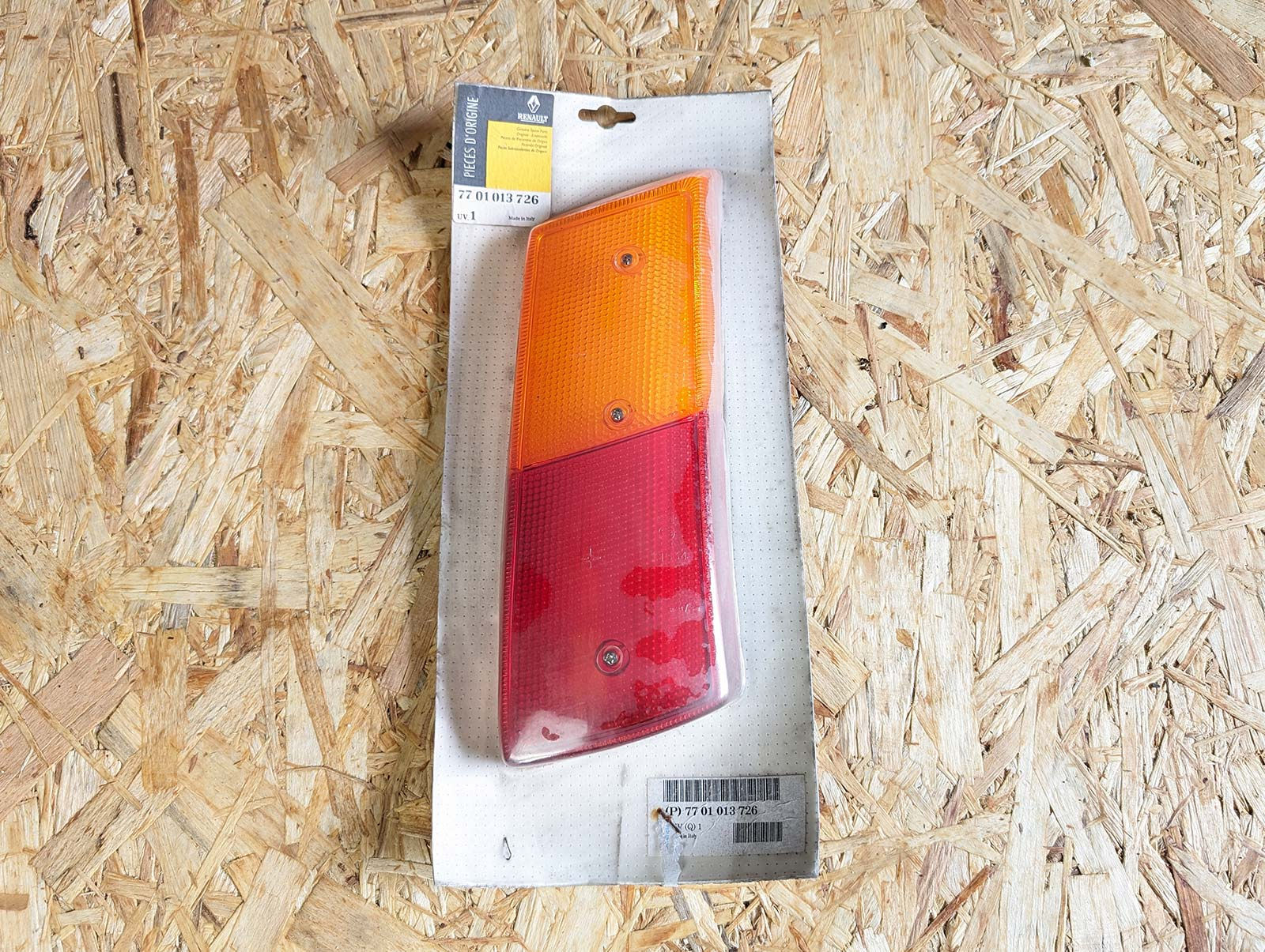 Original Renault 5 Right Tail Light Glass (7701013726)