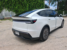 Tesla Model YL มุมท้ายขวา V-KOOL BLACK xEV