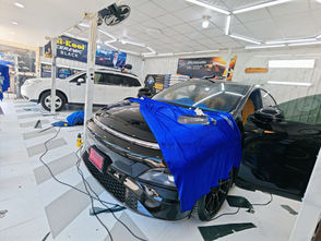 งานติดฟิล์มรถสปอร์ตระดับพรีเมียม ดูแลทุกรายละเอียด เพื่อความเรียบเนียนและภาพลักษณ์หรู