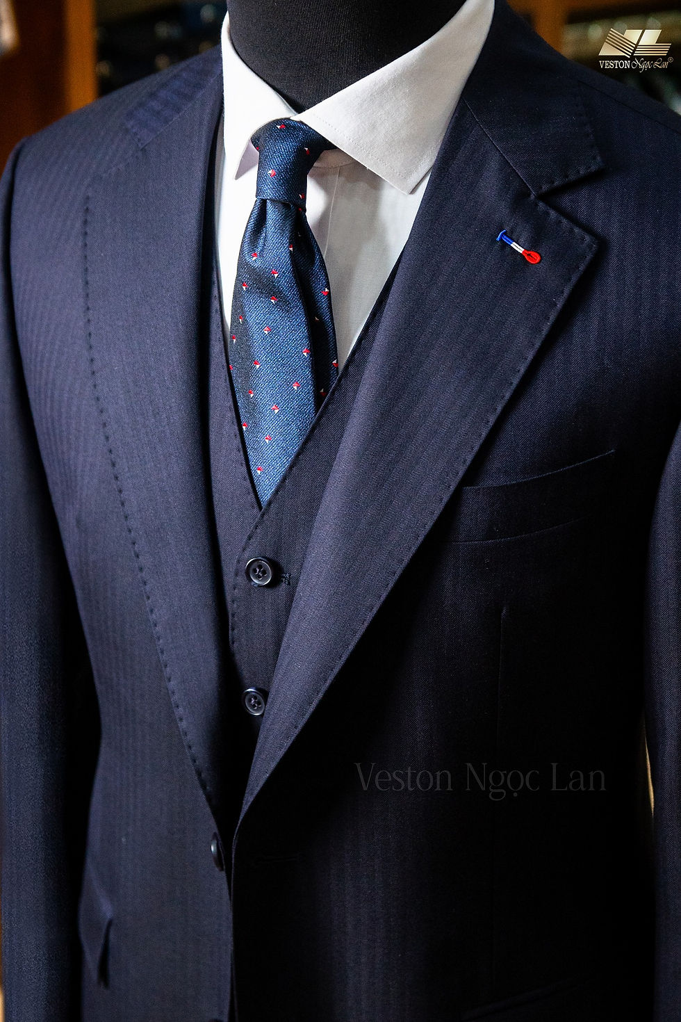Milanese buttonhole được chế tác tinh xảo