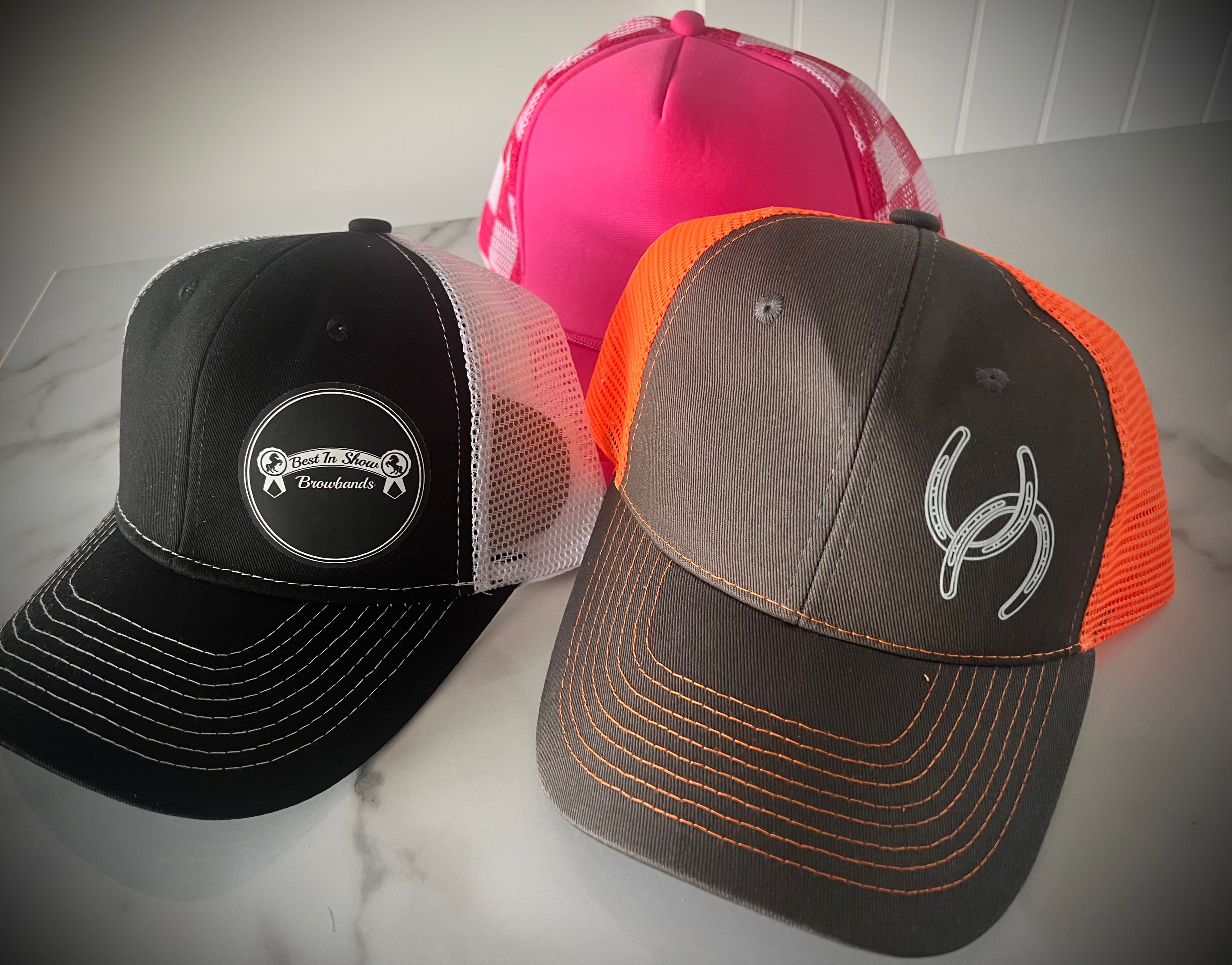 Caps