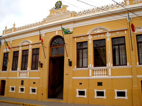 Prefeitura de Jaguarão recebe caminhão hidrojato da Corsan