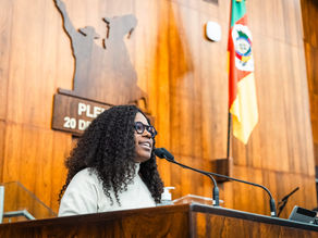 Deputada Laura Sito aciona MP após ataques racistas ao Corre Preto em Pelotas