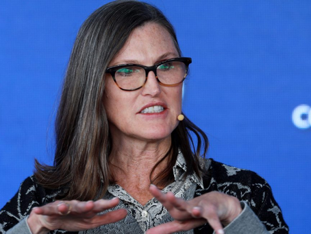 Reviravolta no Mundo das Criptomoedas: CEO da ARK Invest Prevê Aprovação Simultânea de Múltiplos ETF