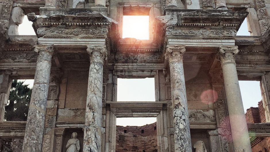 Journey in History = Ancient City of Ephesus