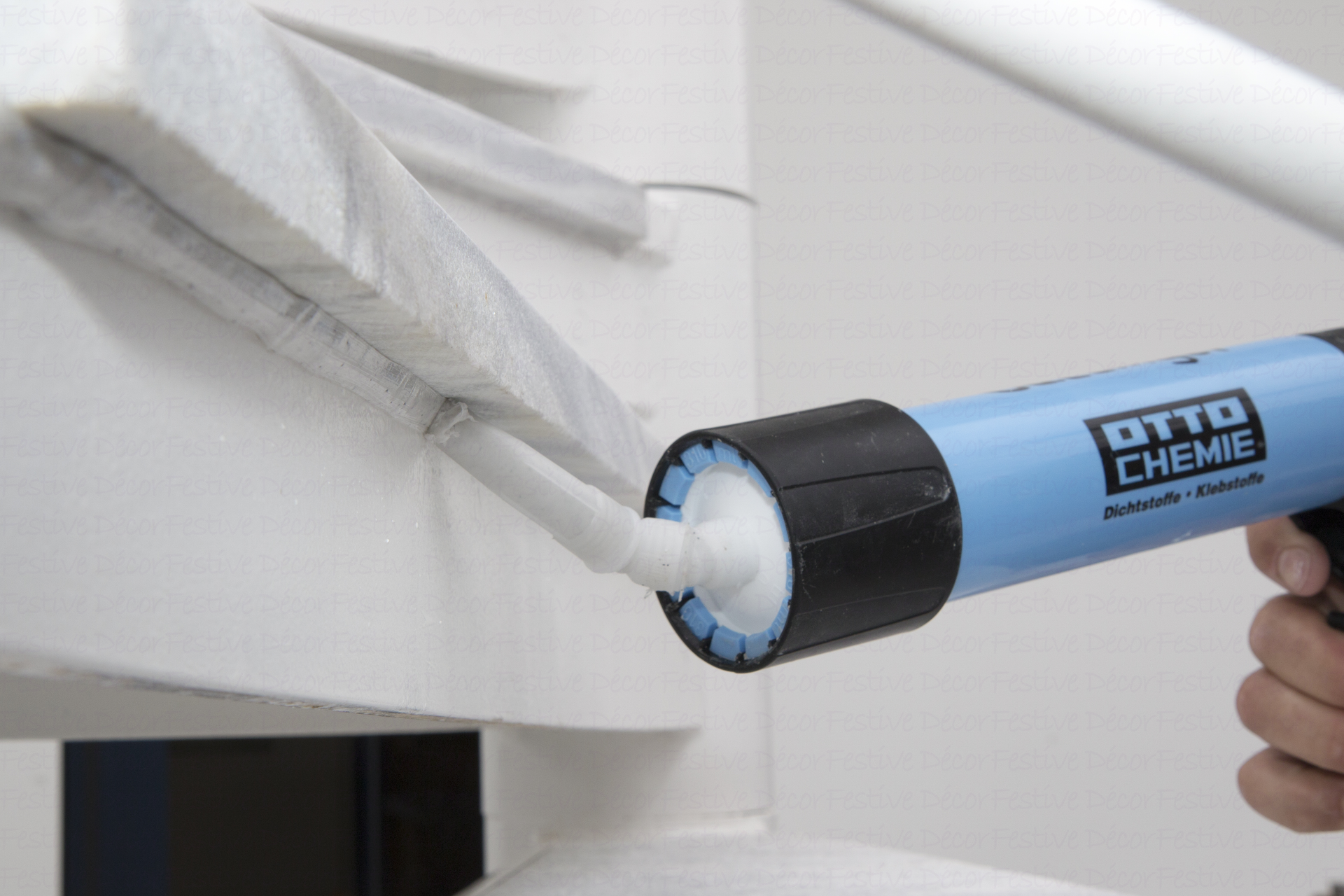 OTTO CHEMIES' sealing / adhesive application