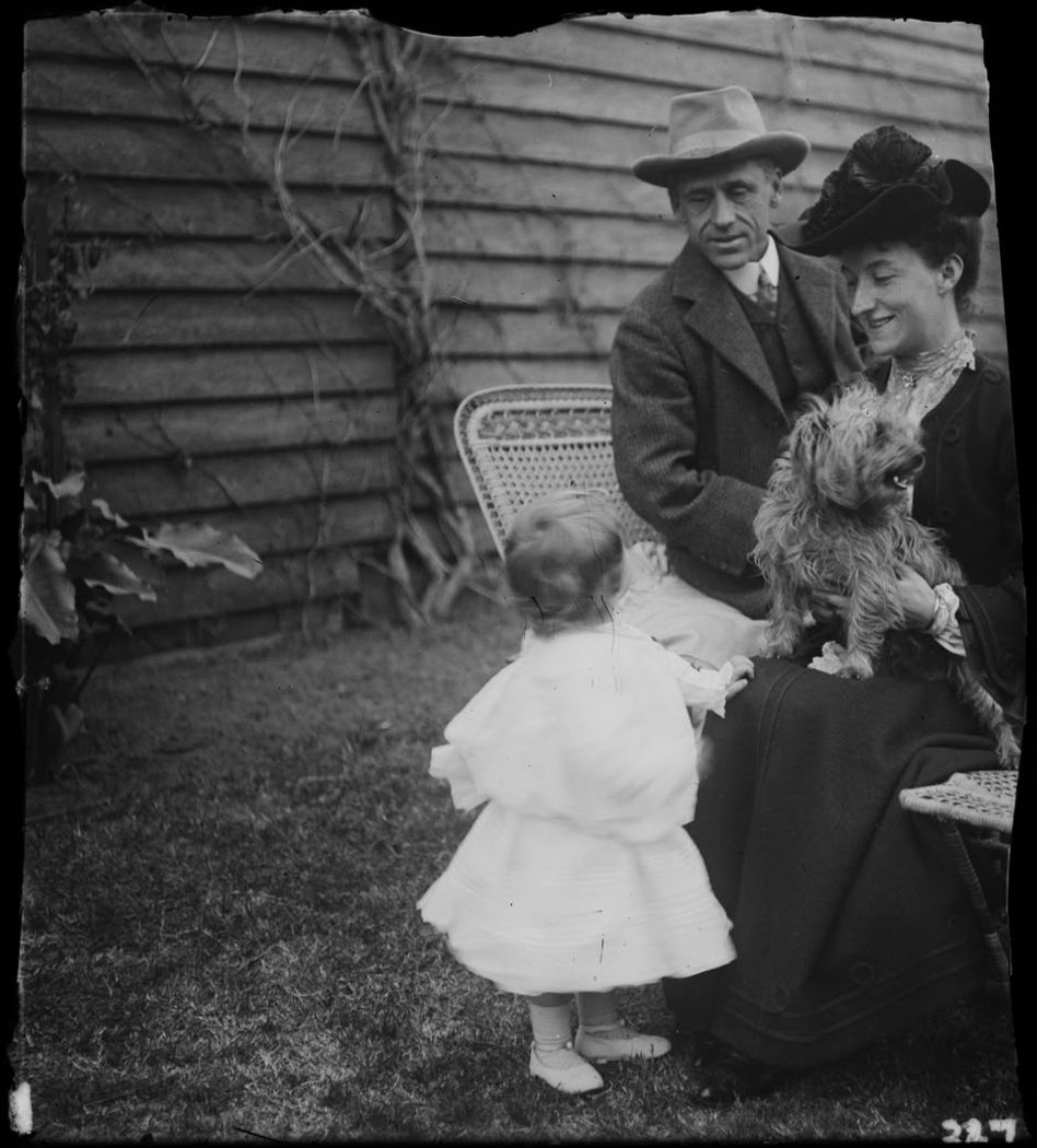 Banjo Paterson with his wife Alice and daughter Grace around 1906