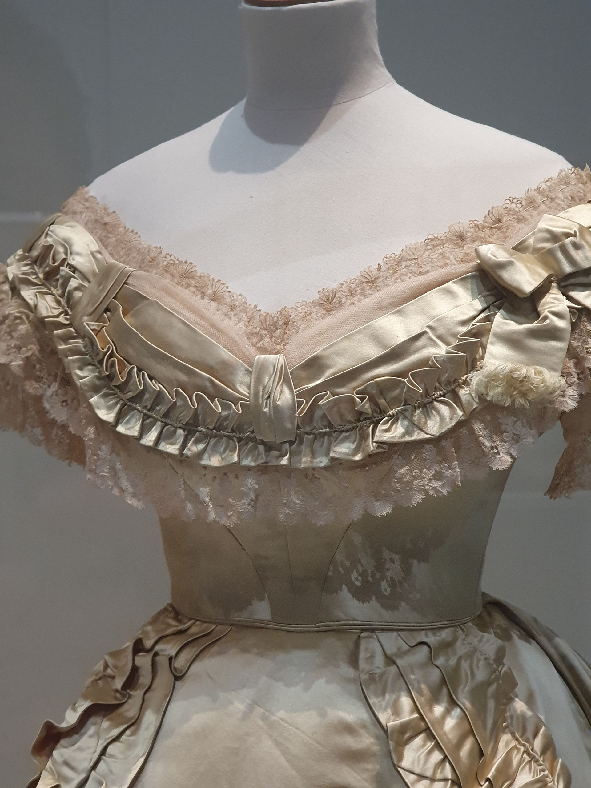 Bodice details of the white silk gown
