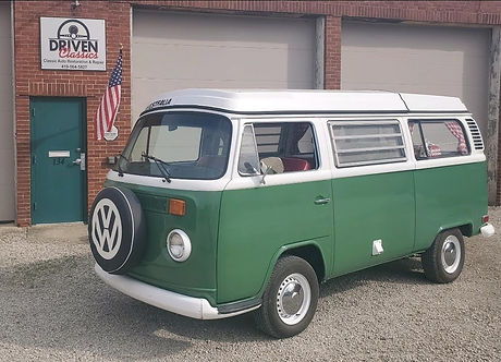 1973 VOLKSWAGON BUS