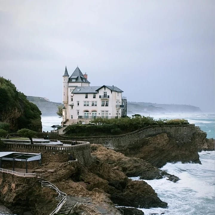 castelo beira mar na cidade de Biarritz na França