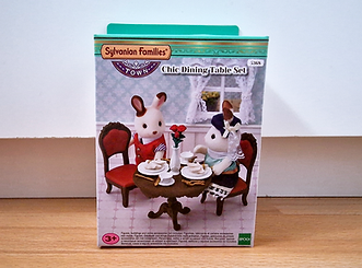 Chic Dining Table Set