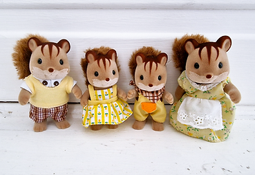 Walnut Squirrel Family