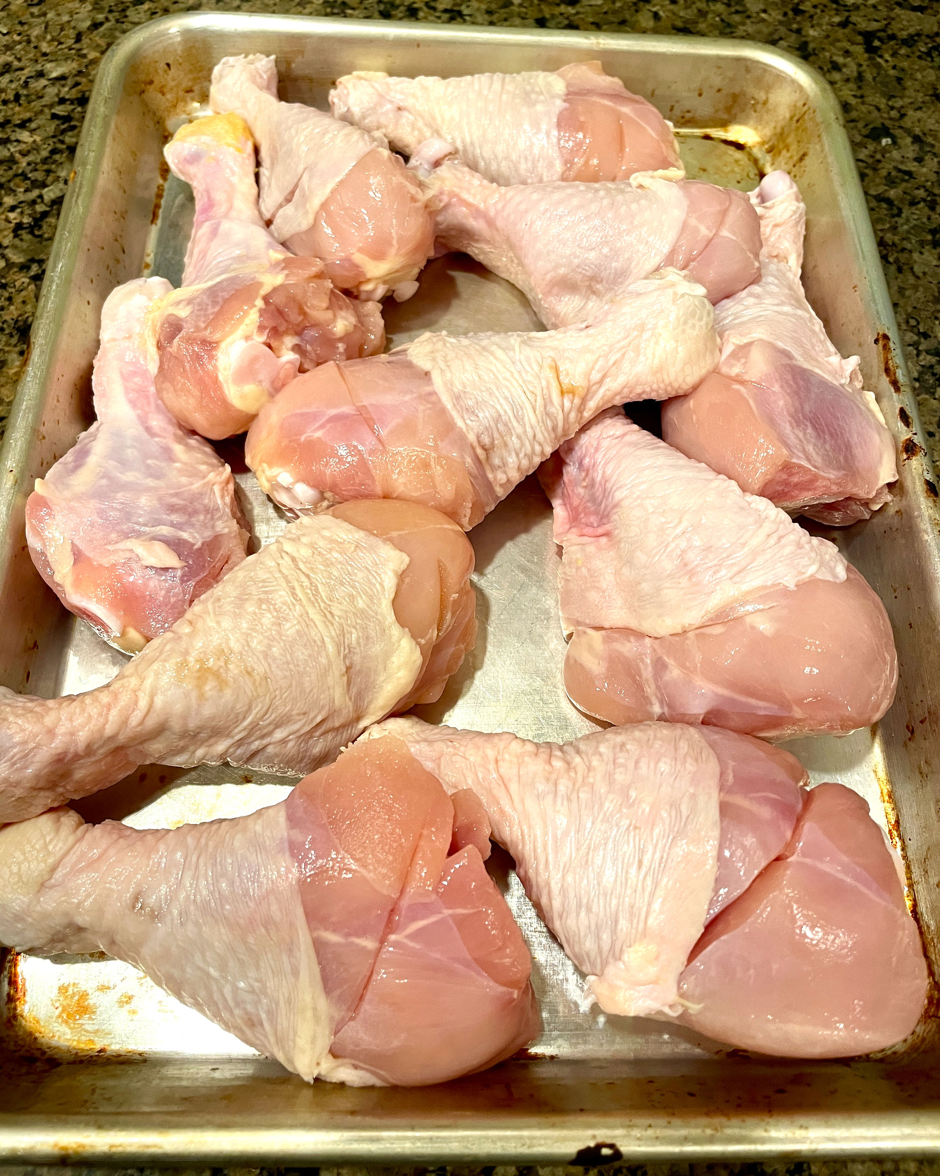 Baking sheet with drumsticks