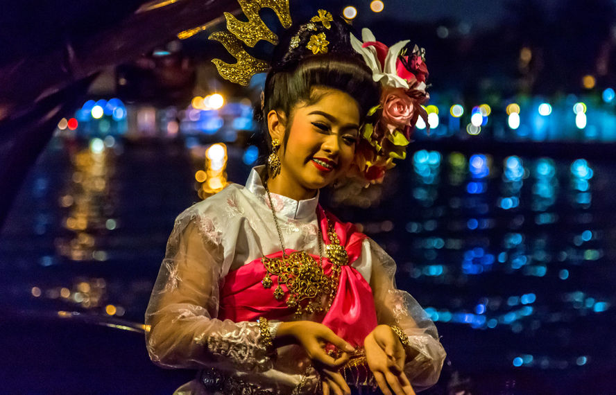 Exotic entertainment in Thailands Golden Triangle.