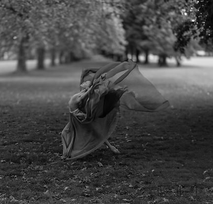 dramatic dance photography
