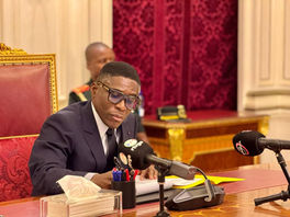 El Ejecutivo medita sancionar a Ecobank por permitir a empresa exógena administrar más de 3.000 millones de CFA.