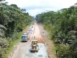 El Ejecutivo exige medidas correctivas ante el lento avance de la carretera Bolondo–Akoga