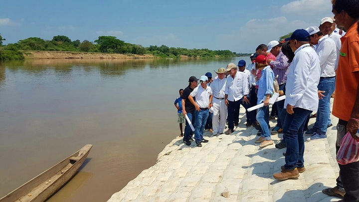 Gobernador revisa trabajos de protección en Santa Lucía, con Fondo Adaptación y A Construir S.A., r