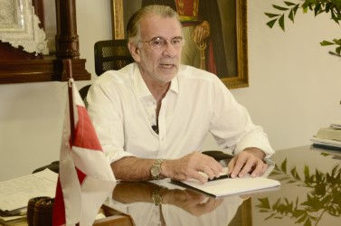 Gobernación estudia opción de comprar acciones en Triple A