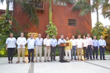 Gobernadores del Caribe y Presidente definen pasos para la defensa del Estado y escogencia del reemp