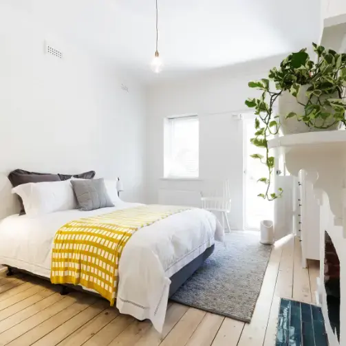 picture of a bedroom
