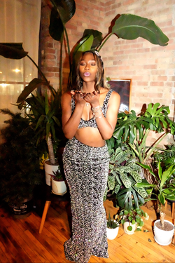 Facetune_29-12-2024-00-05-13