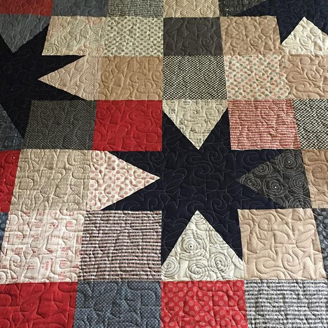 Customer quilt that came out so nice!!! #bigwonkystarquilt #starpantograph