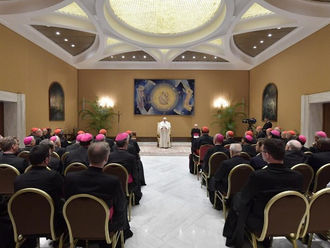 Papa: não basta mudar os livros litúrgicos para melhorar a qualidade da liturgia