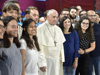 Papa aos jovens: tornar a nossa Casa comum mais bonita e habitável