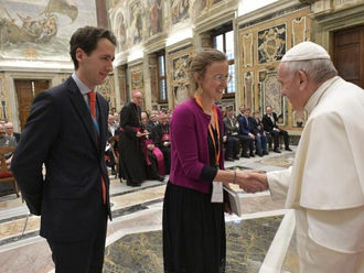 Francisco aos jovens empresários franceses: educar o mundo do trabalho a um novo estilo