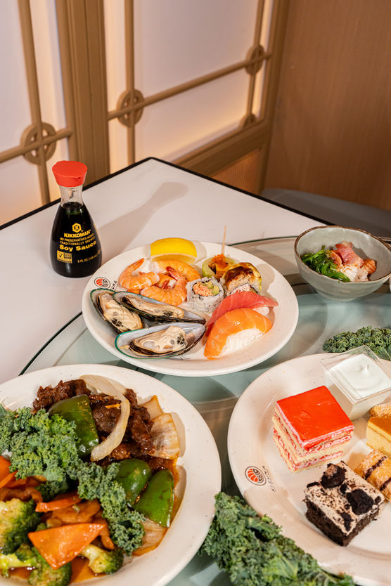 Delicious Asian buffet: sushi, seafood, and more